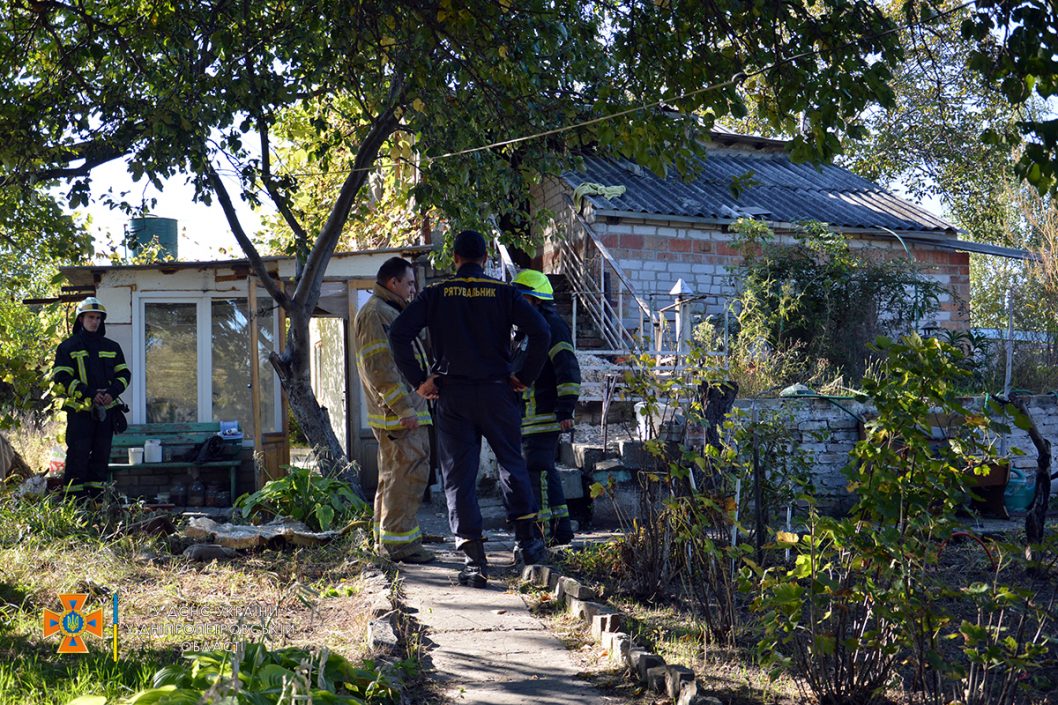 В Днепре во время пожара в дачном домике погибли двое мужчин (Фото) - рис. 8