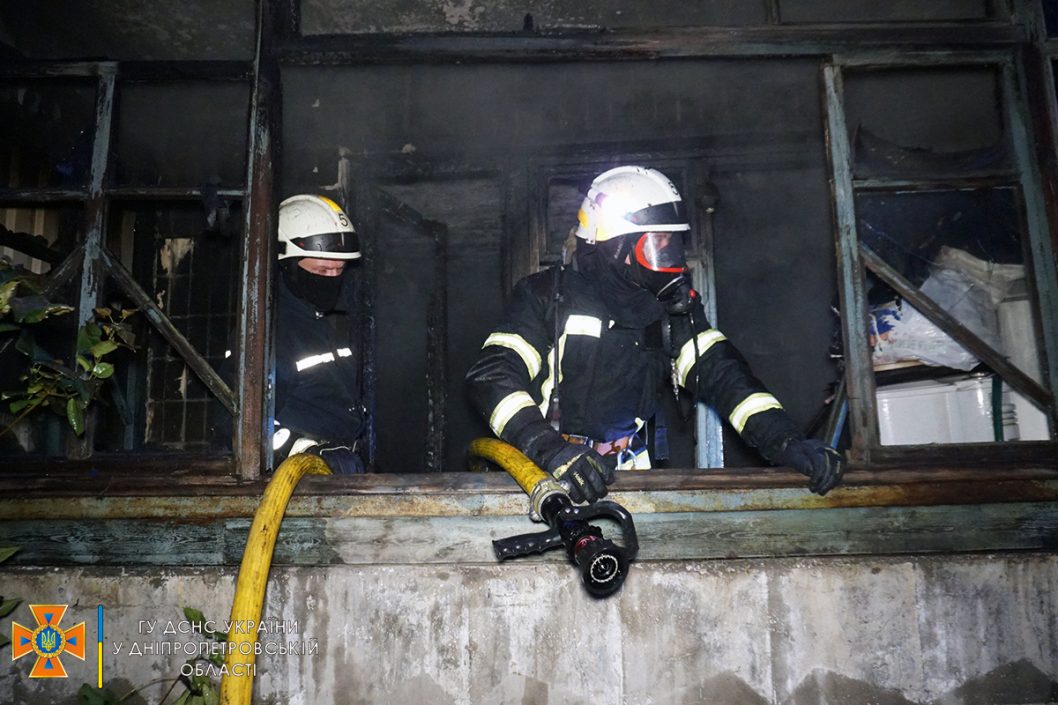 В Днепре на ж/м Тополь сгорела квартира в многоэтажном доме - рис. 2