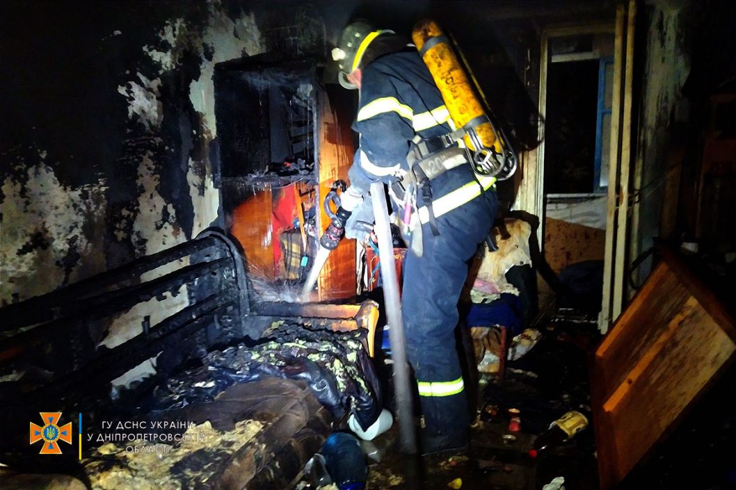 На Днепропетровщине во время пожара спасли мужчину: пострадавший в реанимации - рис. 3