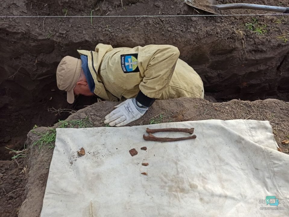 В Днепре во время строительства обнаружили останки воина Второй мировой (Фото) - рис. 5