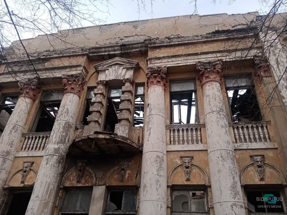 Разрушение дома Прицкера в Днепре: собственник может скрываться на территории РФ - рис. 1