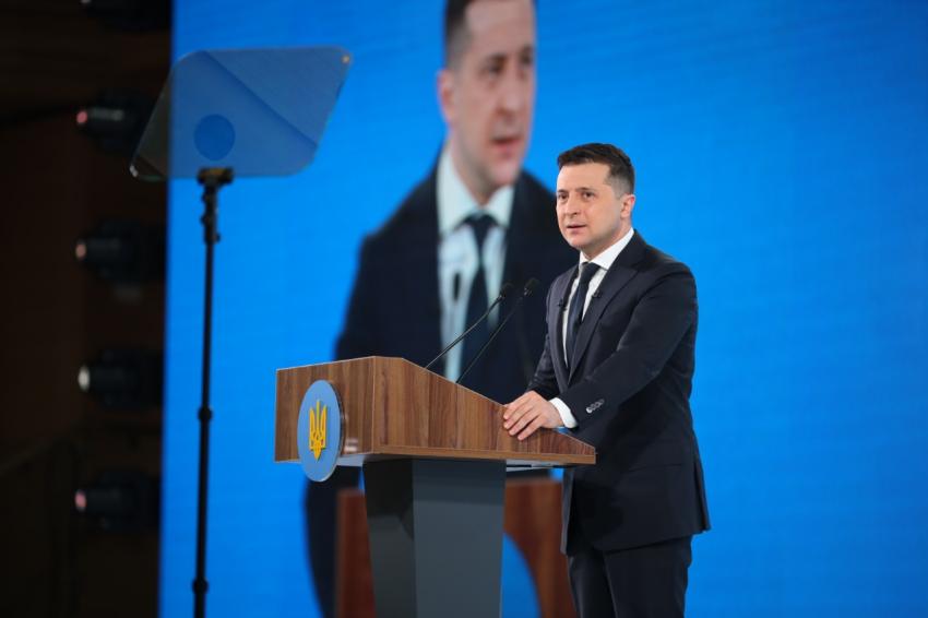 Владимир Зеленский анонсировал появление государственных авиалиний Украины - рис. 1