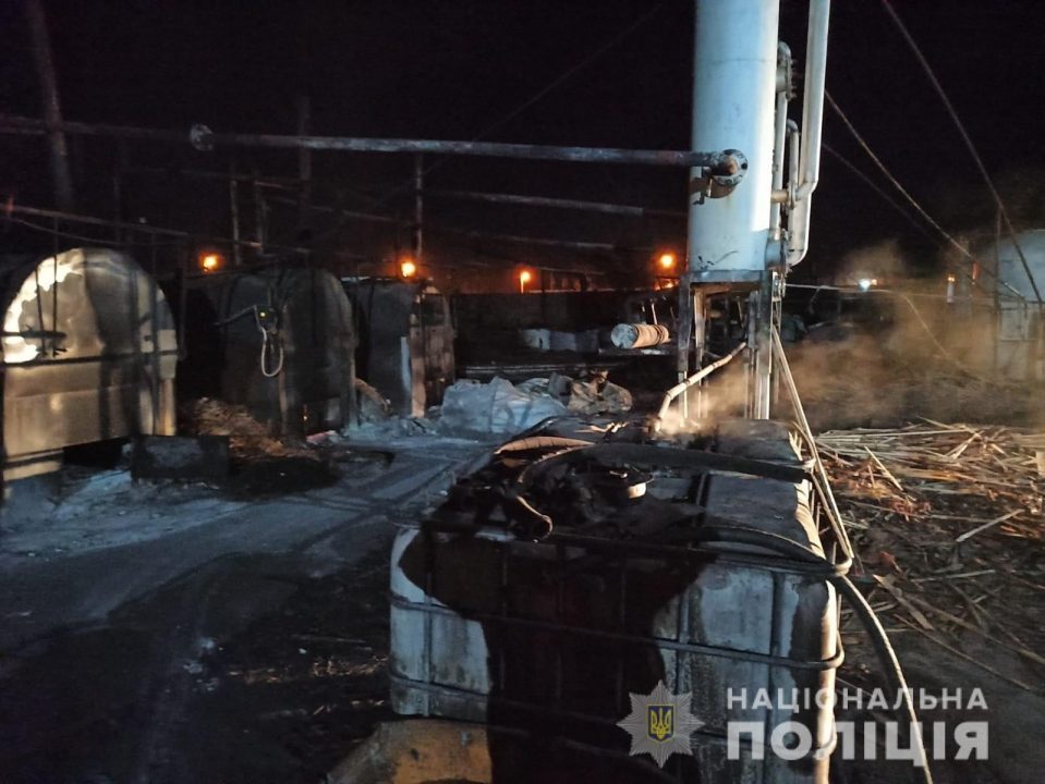 На Днепропетровщине полиция прекратила деятельность незаконного завода (Фото) - рис. 1