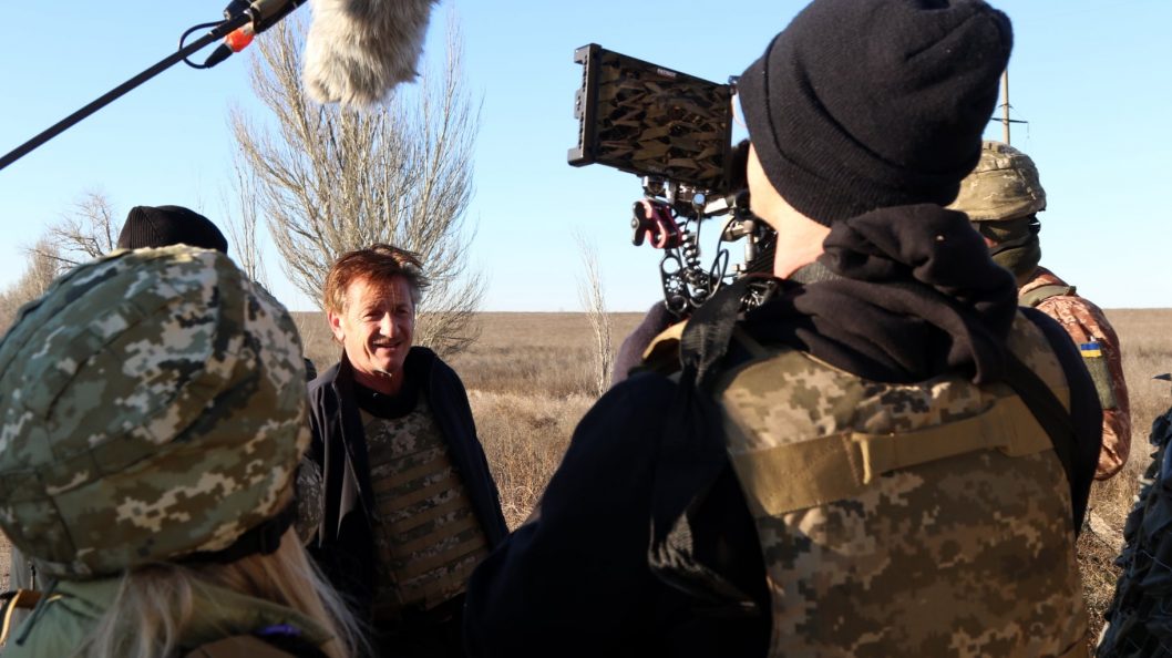 Шон Пенн приехал на Донбасс для съемок документального фильма (Фото) - рис. 5