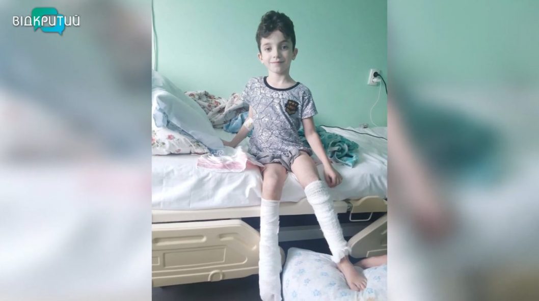 Годовщина аварии в Днепре: как себя чувствует 9-летний мальчик, попавший под колеса фуры - рис. 6
