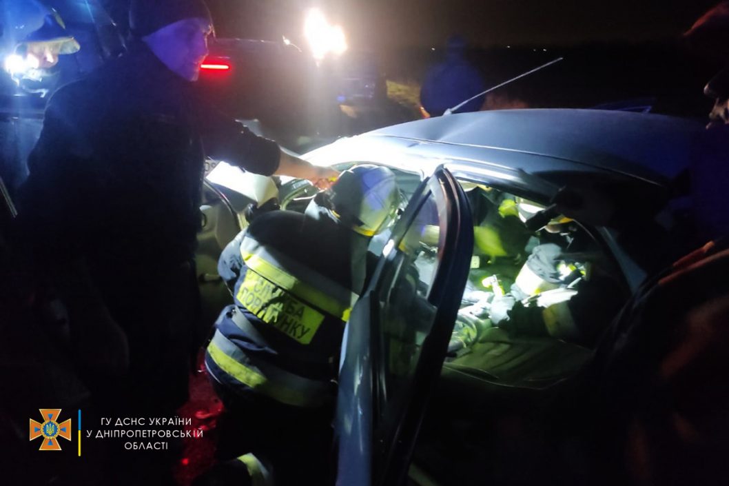 В Днепровском районе столкнулись четыре автомобиля: двое пострадавших (Фото) - рис. 3