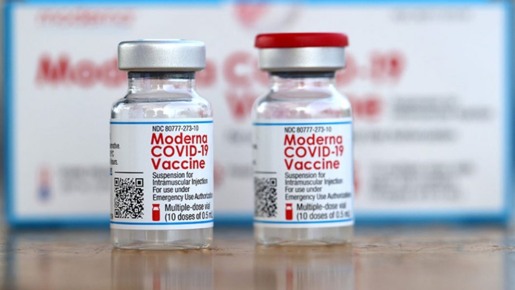 В Украину едут еще 2,93 млн доз вакцины производства компании Moderna - рис. 1
