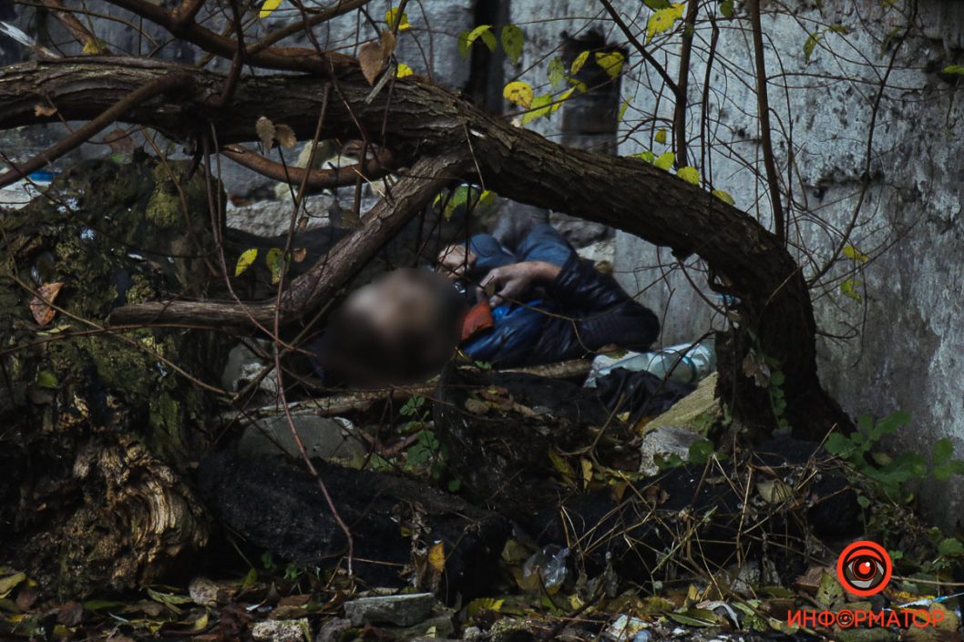 В Днепре на Тополе в заброшенной многоэтажке нашли труп мужчины (Фото) - рис. 3
