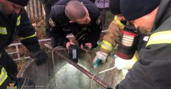 В Днепровском районе спасатели достали из колодца тело погибшего мужчины - рис. 2
