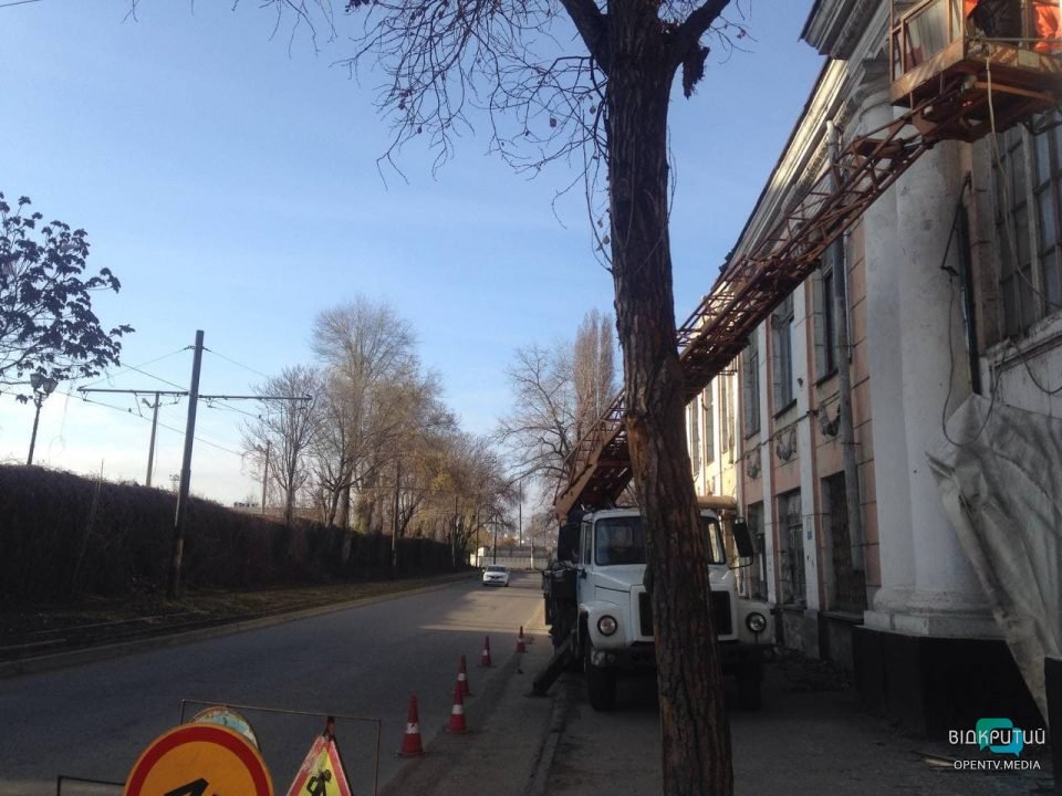 Перед большим взрывом: в Днепре демонтировали 18 уникальных витражей (Фото) - рис. 2