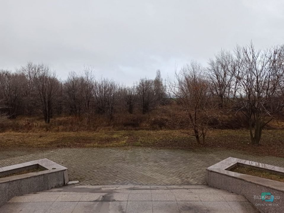 Как под Днепром выглядит место массовых расстрелов в День памяти жертв Голодомора (Фото) - рис. 11