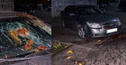 АвтоХэллоуин: в Днепре на припаркованную машину сбросили тыкву - рис. 3