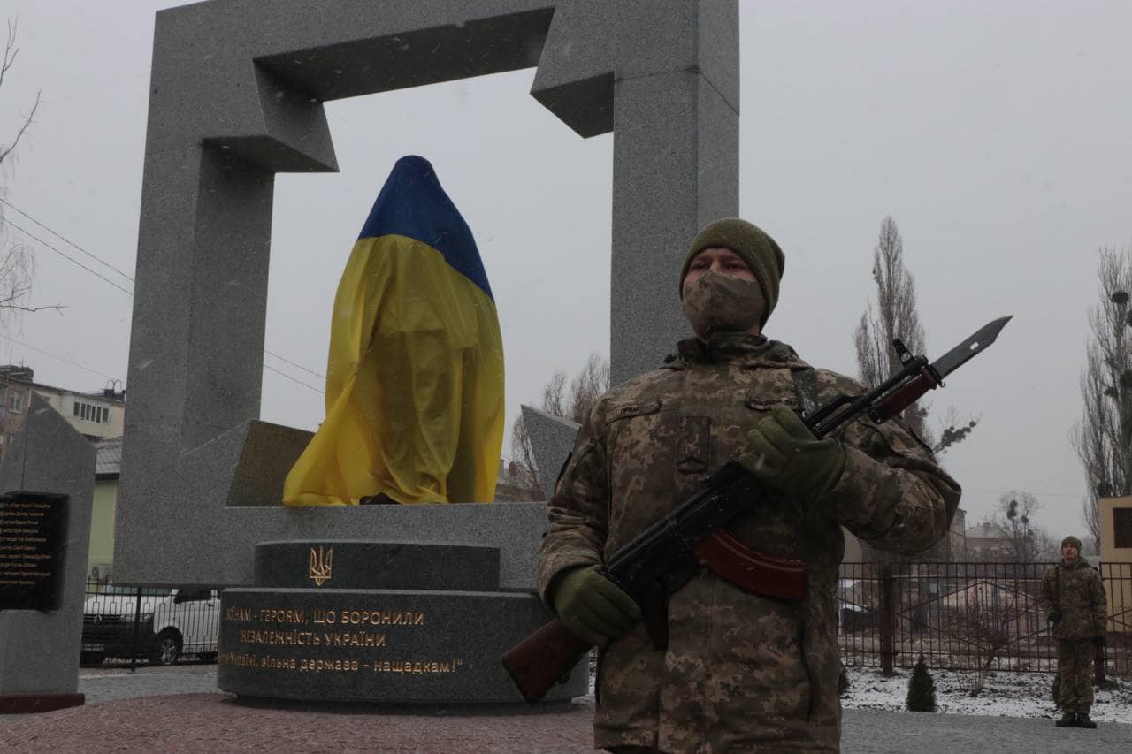 В Новомосковске открыли памятник воинам, которые погибли в АТО/ООС (Фото) - рис. 1