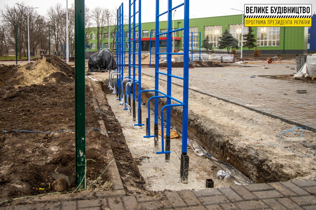 На Днепропетровщине рядом с реконструированным лицеем создают современный стадион - рис. 4