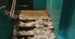 Снег в хату: в одной из пятиэтажек на Днепропетровщине обвалилась крыша - рис. 3