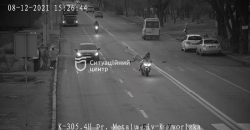 В Днепре мотоциклист сбил перебегавщую дорогу школьницу (Видео) - рис. 5