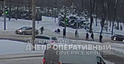 В Днепре на проспекте Пушкина водитель Ford сбил женщину (Видео ДТП) - рис. 6