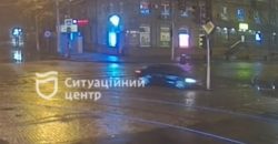 Снес светофор: в Днепре водитель Hyundai Elantra совершил ДТП (Видео аварии) - рис. 18