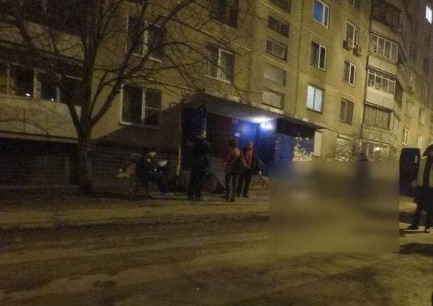 В Харькове мать задушила 2-летнего ребёнка и выбросилась из окна - рис. 1