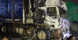 В Днепре на территории одной из СТО дотла сгорел грузовик - рис. 10
