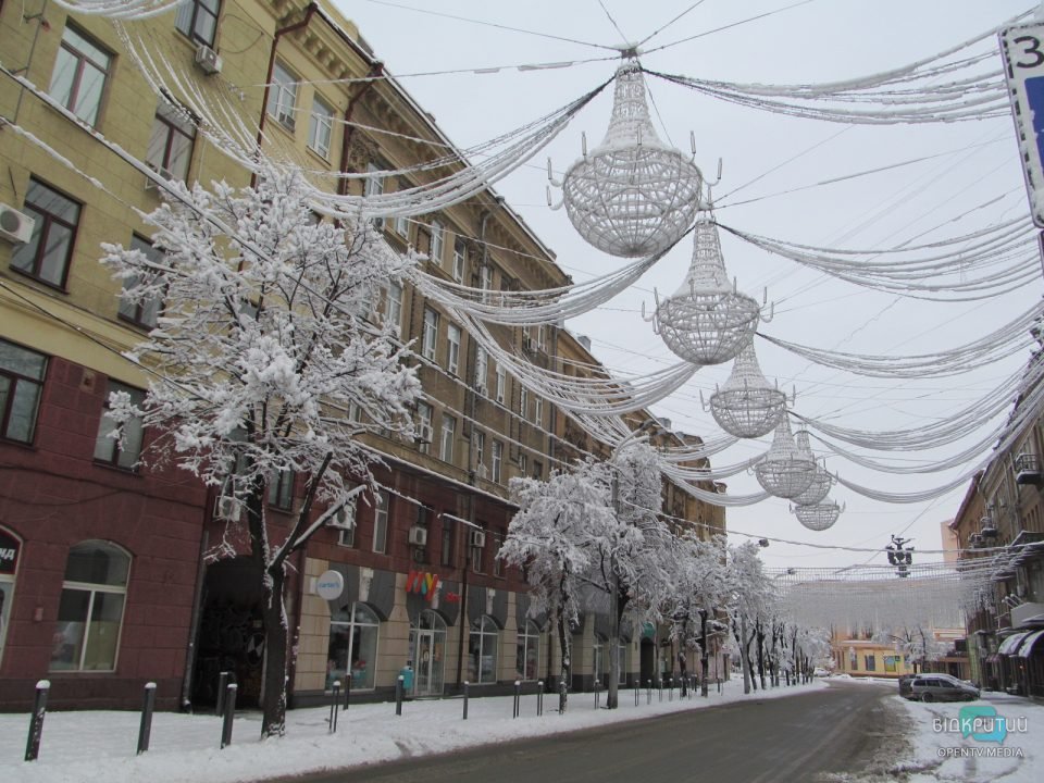 Зимняя сказка: Днепр накрыло снежным покрывалом (Фото) - рис. 16