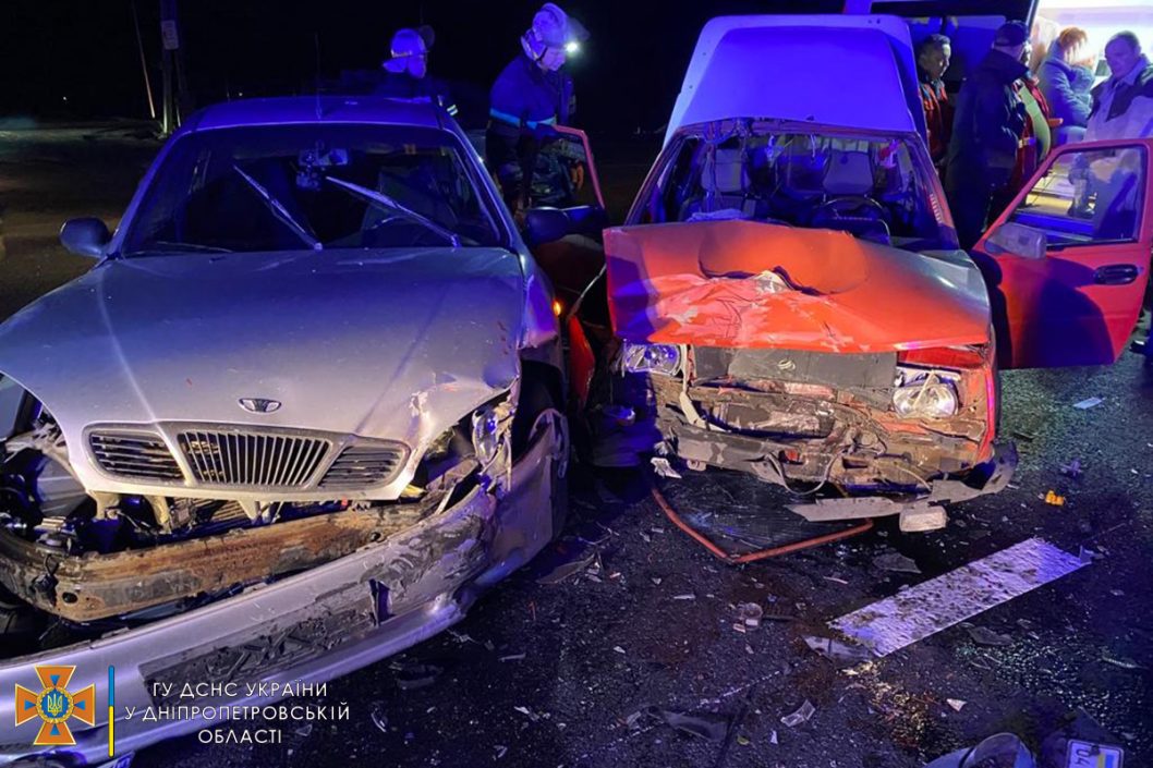 В дорожной аварии недалеко от Днепра пострадали две женщины (Фото) - рис. 3