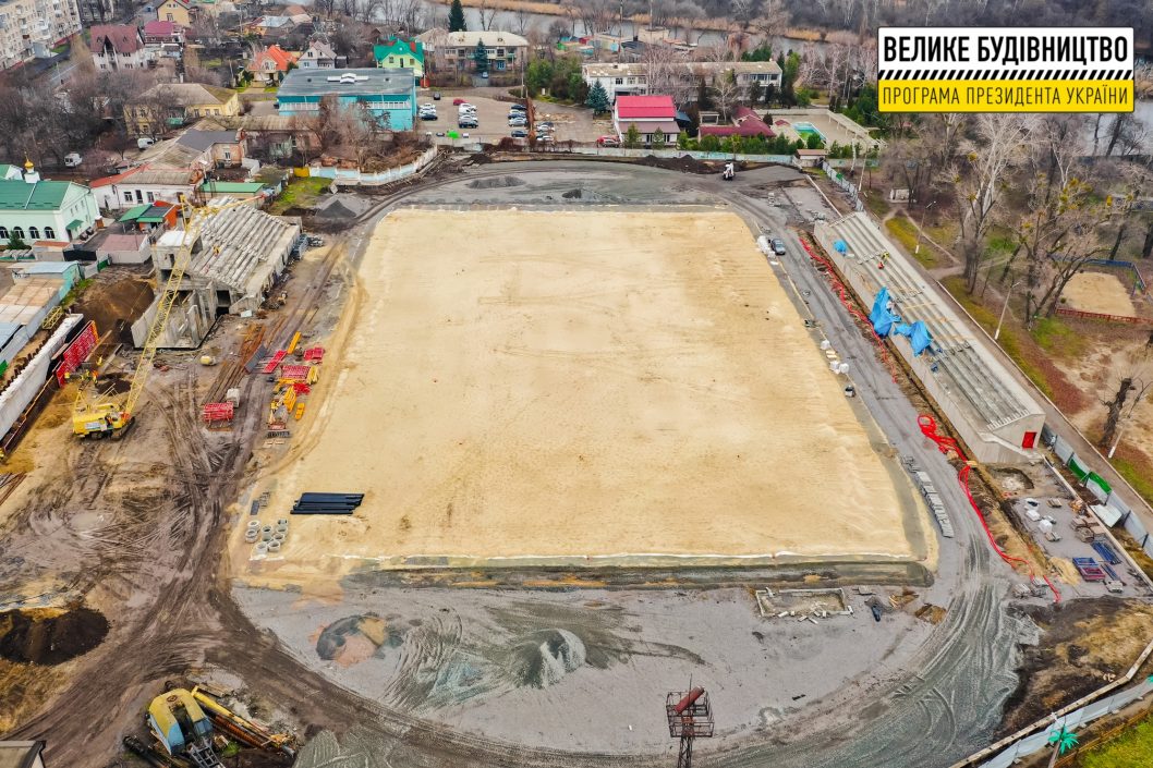 В Новомосковске капитально реконструируют городской стадион (Фото) - рис. 1