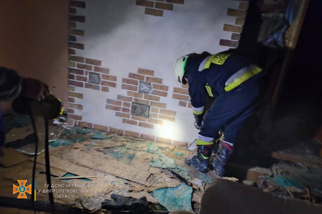 В Днепровском районе из-за нарушений эксплуатации печи сгорел частный дом - рис. 1