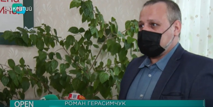 В Днепре пожилым и тяжелобольным людям раздают спасательные браслеты - рис. 2