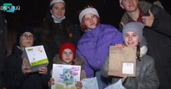В Днепре волонтеры развозят подарки детям ко Дню святого Николая (Видео) - рис. 16