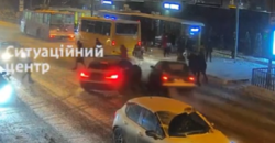 В Днепре на Паникахи машина въехала в толпу людей - рис. 19