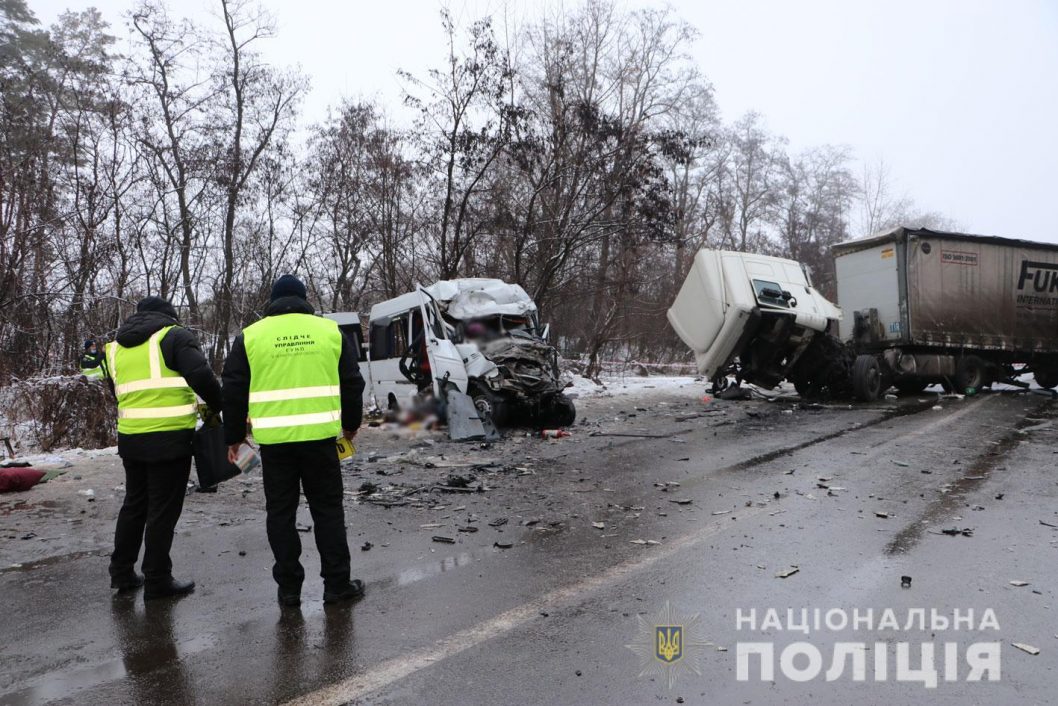 13 погибших: в Черниговской области произошло масштабное ДТП (Фото) - рис. 1