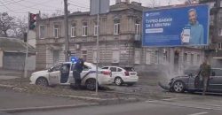 В Днепре на улице Антоновича произошло ДТП с участием авто патрульной полиции - рис. 18