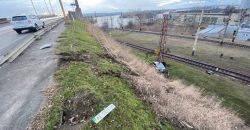 В Днепре на Амурском мосту произошло ДТП: автомобиль слетел в кювет - рис. 4