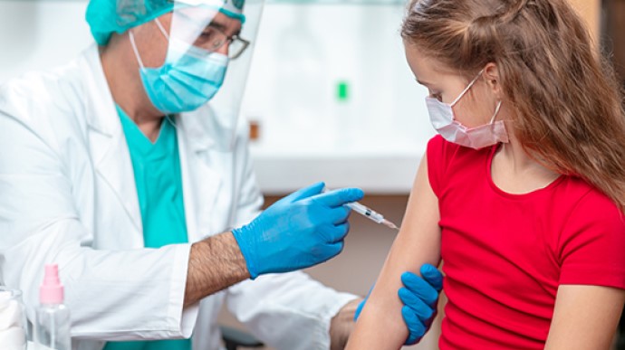 В Украине планируют начать вакцинировать от коронавируса детей с 5 лет - рис. 1