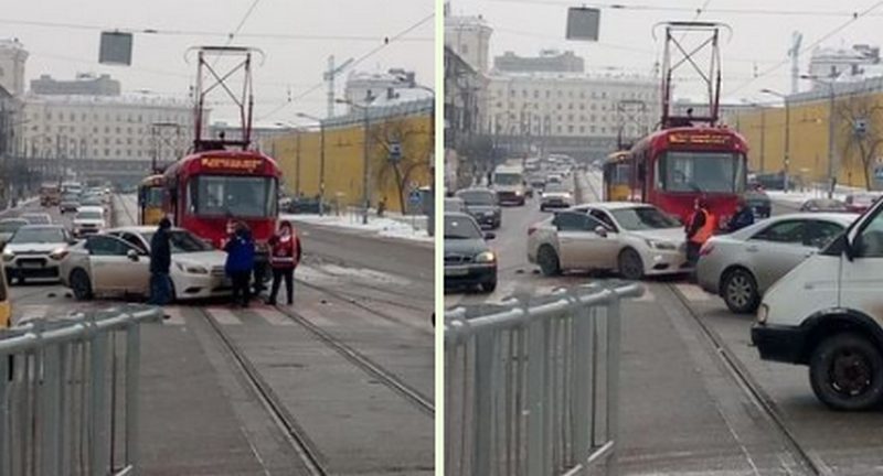 В Днепре возле автовокзала столкнулись легковушка и трамвай - рис. 1