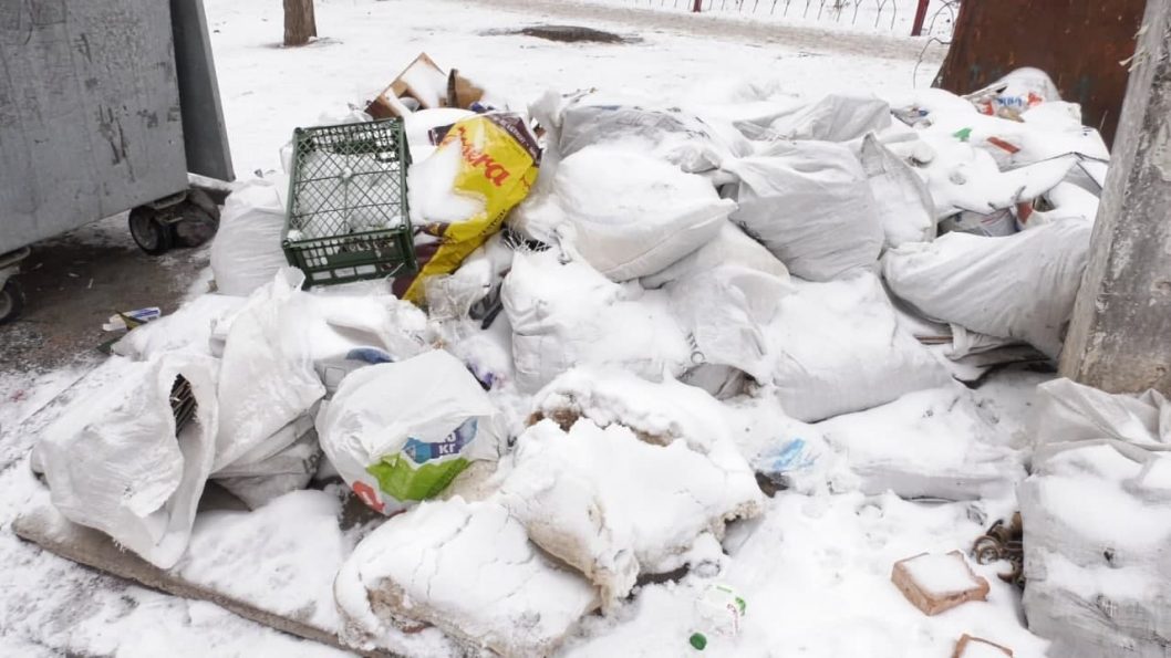 Как в Днепре вывозят строительный мусор (Фото) - рис. 1