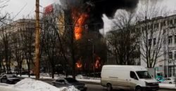 В Днепре на проспекте Поля горит здание главного офиса "АТБ" (Видео) - рис. 6