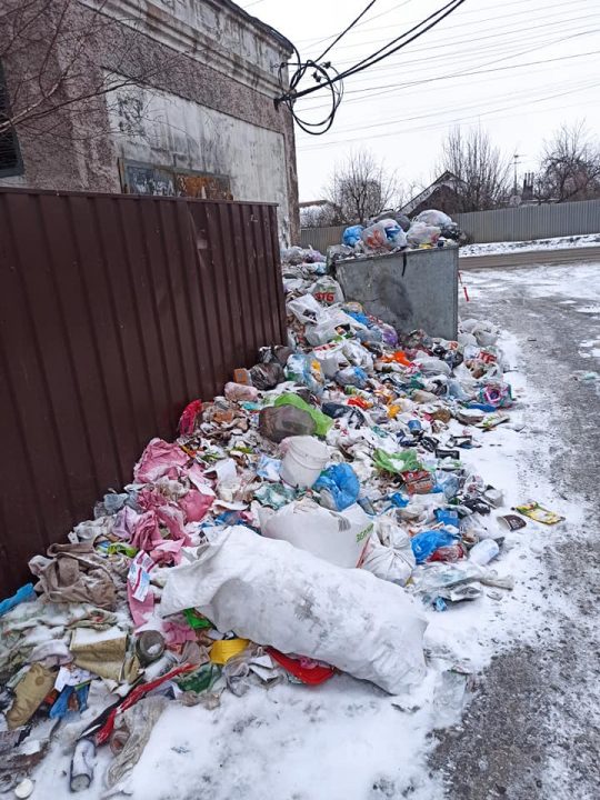 Коммунальщики бездействуют: в Днепре появилась новая свалка мусора - рис. 1