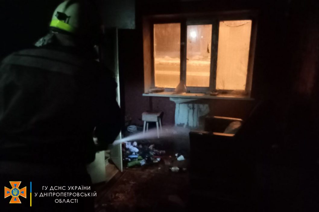 На Днепропетровщине во время пожара в жилом доме спасли мужчину - рис. 2