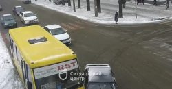 В Днепре маршрутка протаранила легковой автомобиль (Видео) - рис. 19