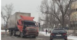 В Днепре в районе авторынка столкнулись три автомобиля - рис. 12