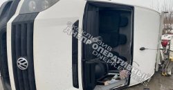 В Днепре легковушка перевернула грузовой фургон (Фото/Видео) - рис. 20