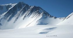 Две днепрянки впервые штурмуют наивысшую гору Антарктиды (Фото) - рис. 4