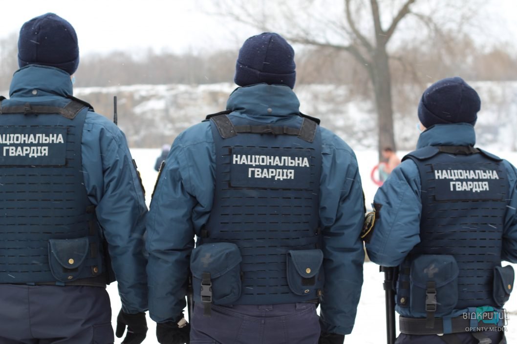 Как в Днепре на краснокаменском карьере купались на Крещение (Фоторепортаж) - рис. 2