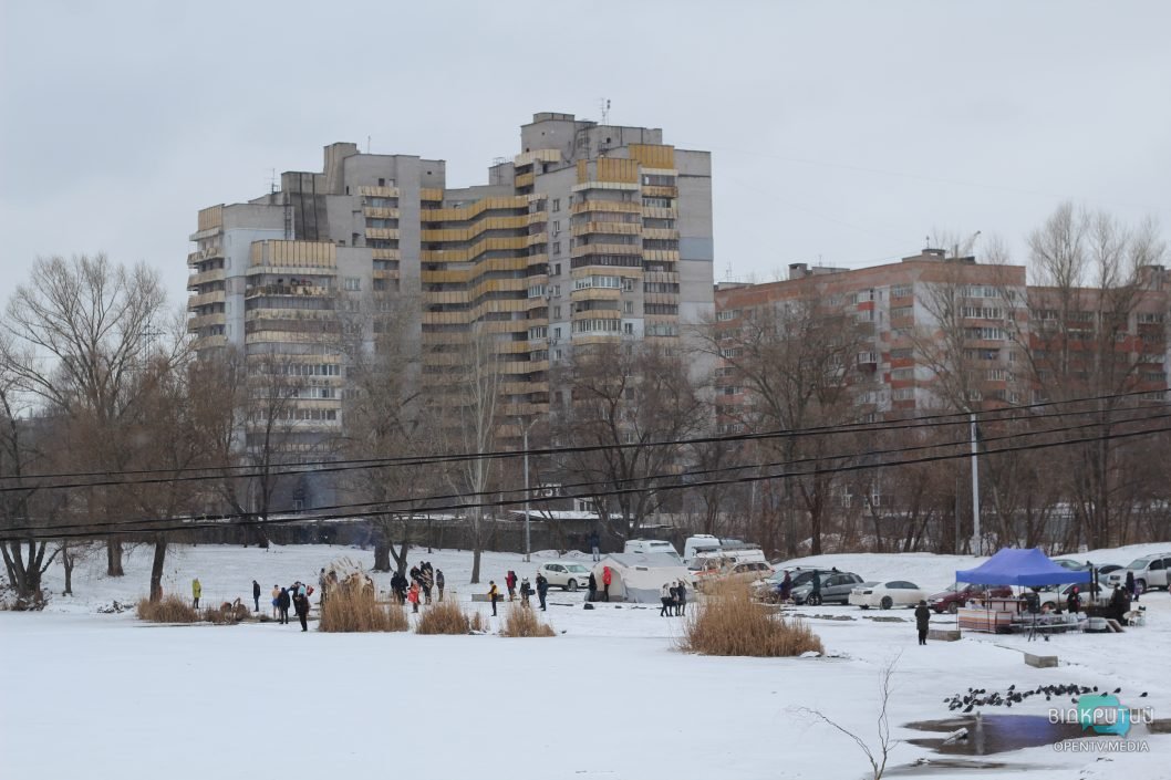 Как в Днепре на краснокаменском карьере купались на Крещение (Фоторепортаж) - рис. 1