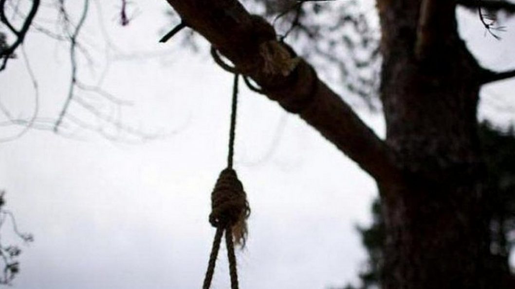 В Днепре на одном из жилмассивов нашли тело повесившегося мужчины - рис. 1