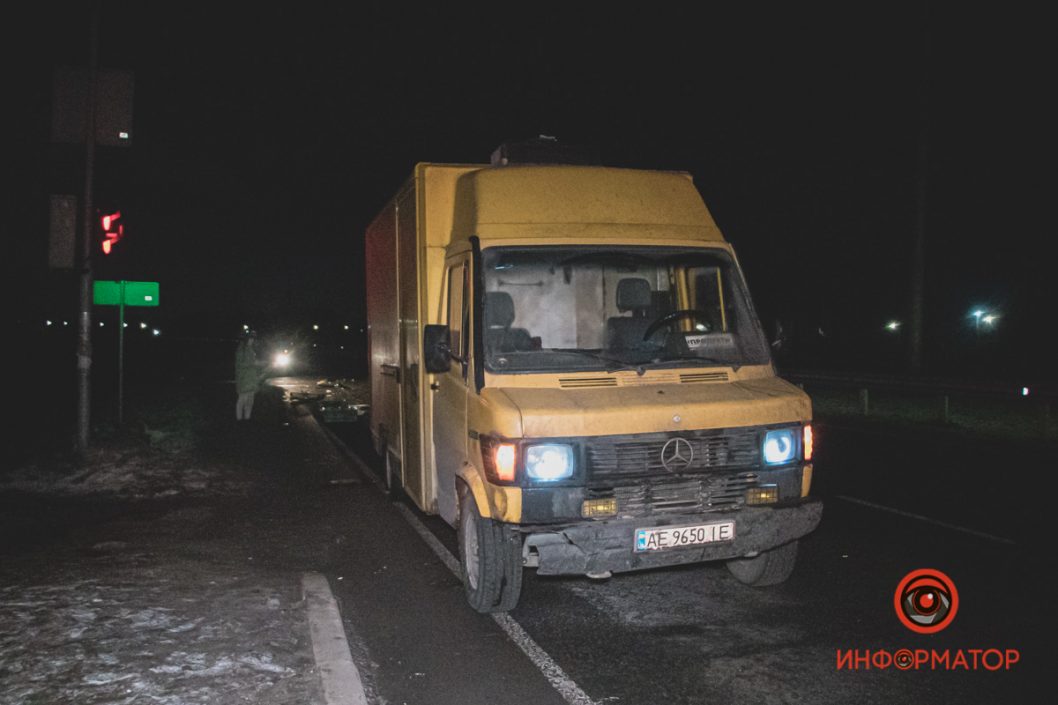 Ночное ДТП на улице Шоссейной в Днепре: пострадали мужчина и ребёнок - рис. 2