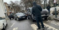 В центре Днепра произошло ДТП с участием автомобиля депутата облсовета (Видео) - рис. 18