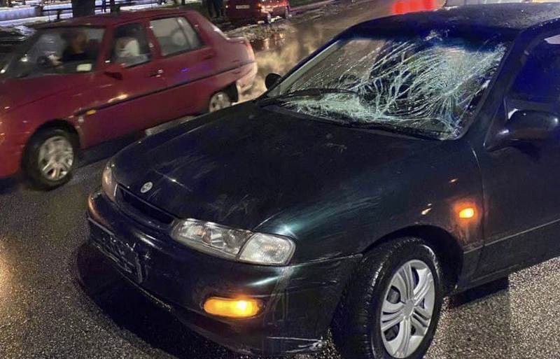 В Днепре водитель Kia Sephia сбил женщин на пешеходном переходе - рис. 1